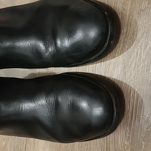 Tory Burch Marlene Riding boot 8.5, black leather with pebbled shaft. - Picture 3 of 13